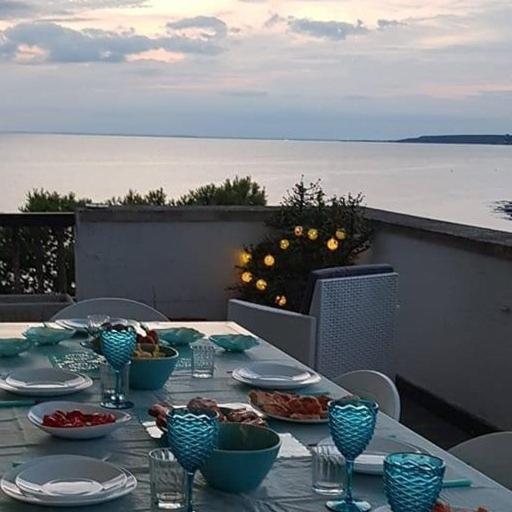 Suite Con Terrazzo Sul Mare E Discesa In Spiaggia A 加利波利 外观 照片