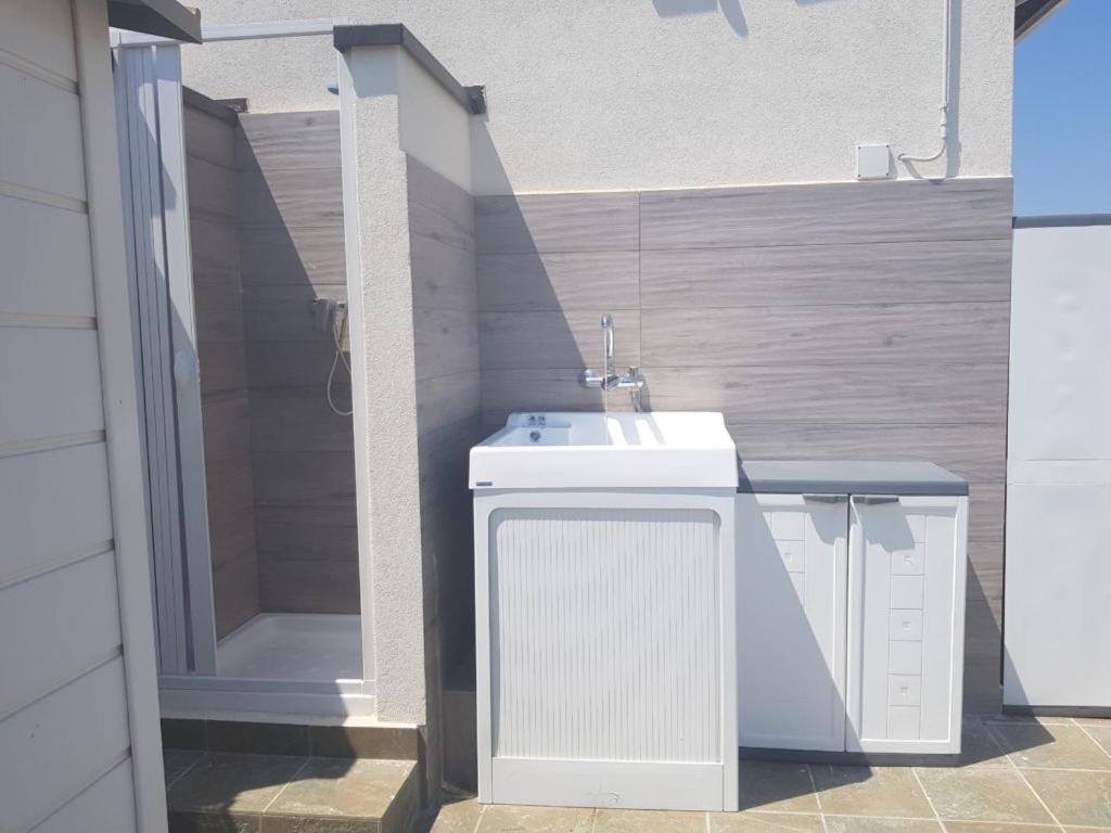 Suite Con Terrazzo Sul Mare E Discesa In Spiaggia A 加利波利 外观 照片