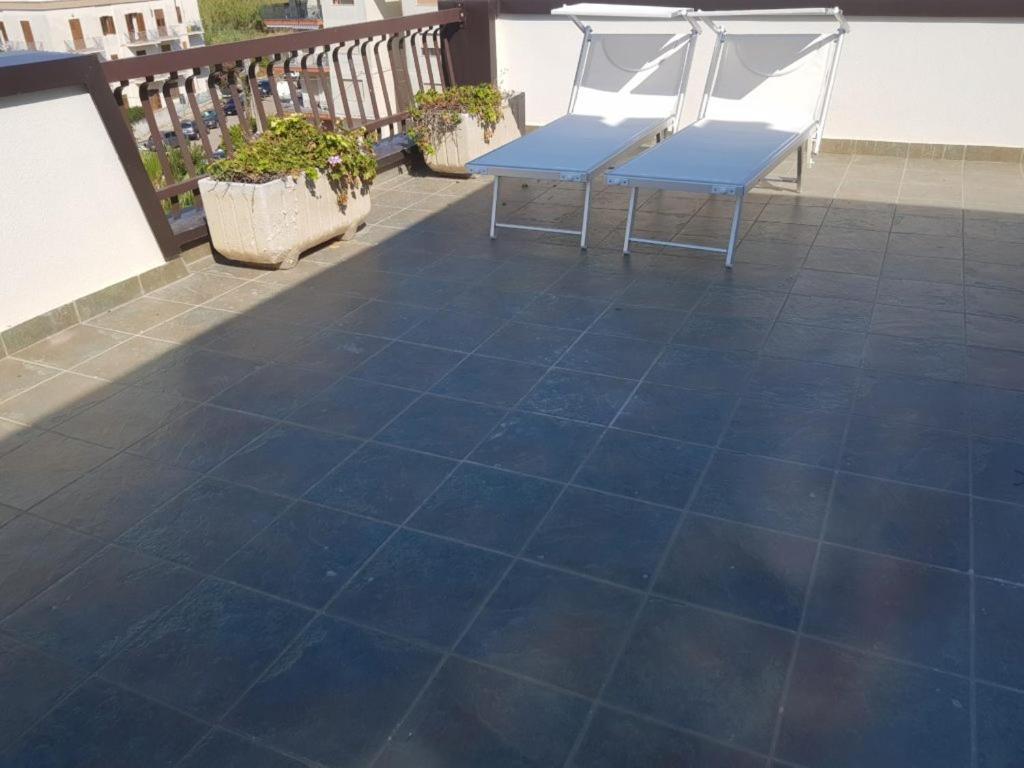Suite Con Terrazzo Sul Mare E Discesa In Spiaggia A 加利波利 外观 照片