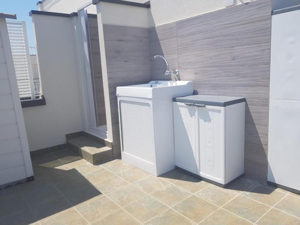 Suite Con Terrazzo Sul Mare E Discesa In Spiaggia A 加利波利 外观 照片
